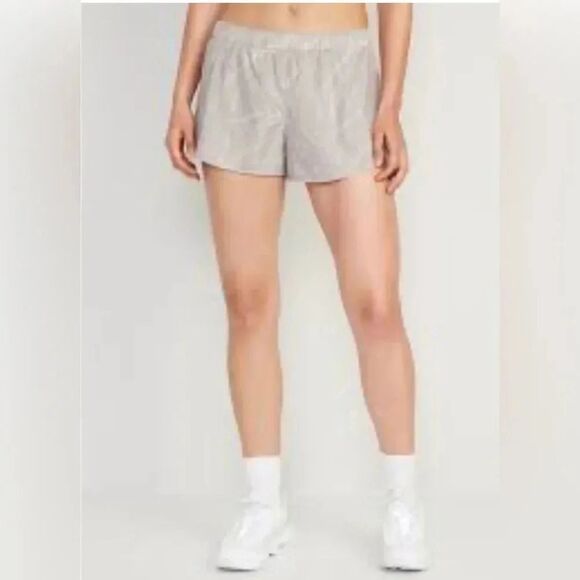 NWT Old Navy Quick Dry Active 4 Way Stretch Board Shorts Neutral  Sz L #1185 - Picture 1 of 10